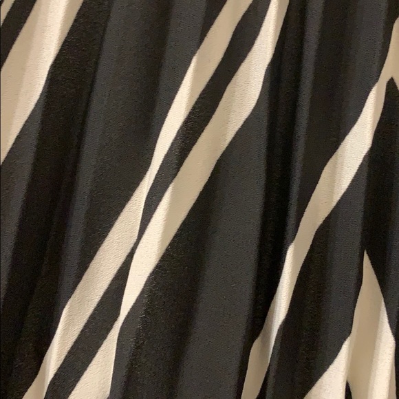 NWOT H&M midi skirt! - Picture 3 of 3